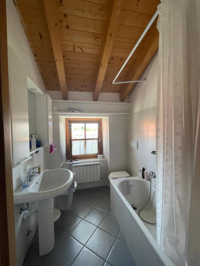 Blue Lake Apartment 20M From The Lake With Box Colico Ngoại thất bức ảnh